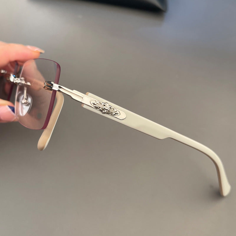 Retro perforated  fashionable and versatile flat lens